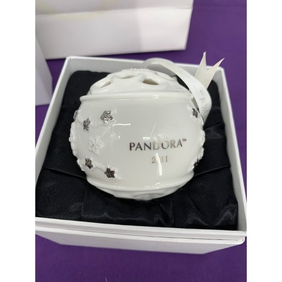 Pandora Christmas Ornament 2011 White Silver Accent Coloring Stain on ribbon bow - Picture 5 of 9